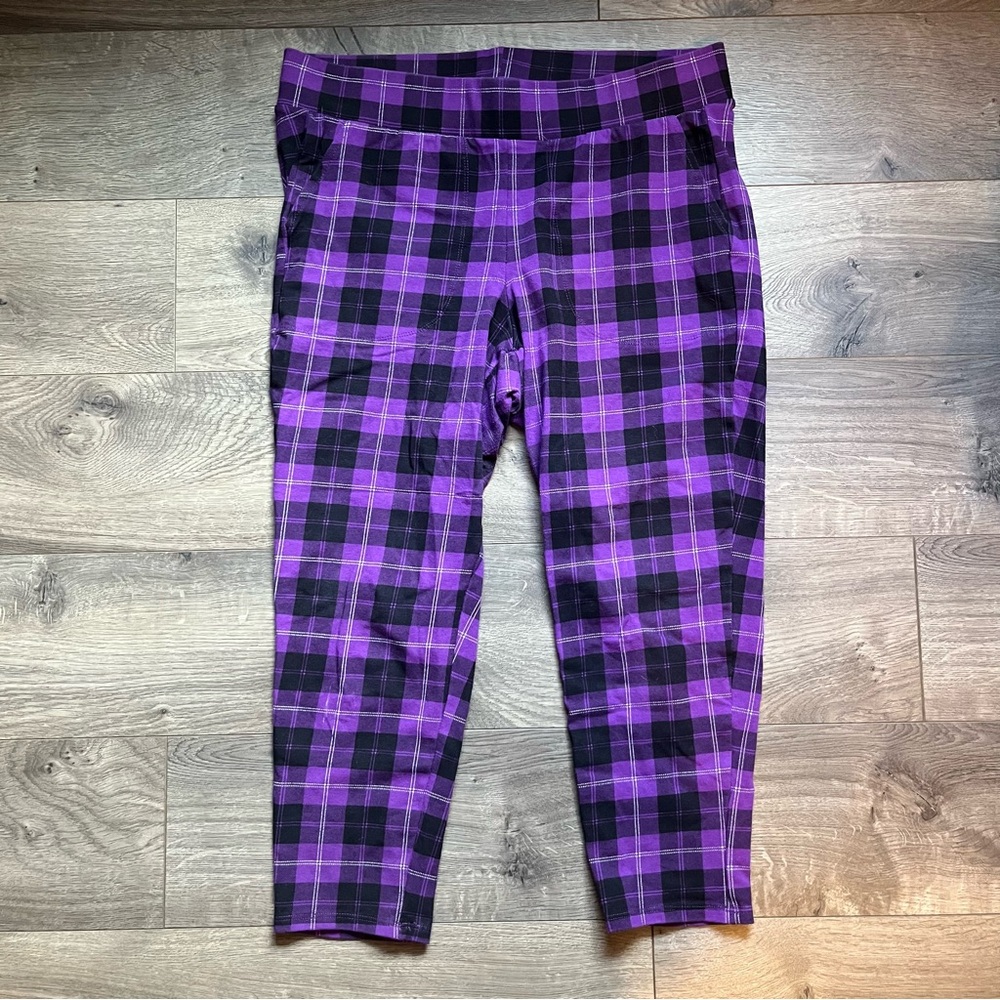 Torrid Purple Plaid Capri Signature Waist Pocket Leggings